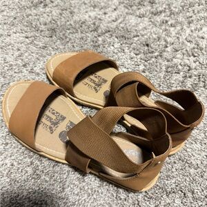 Sorel Women’s Brown Elastic Strap Sandals